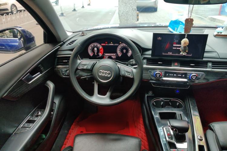 Used Audi A4L 2020 40 TFSI Luxury Dynamic Model Steering Wheel