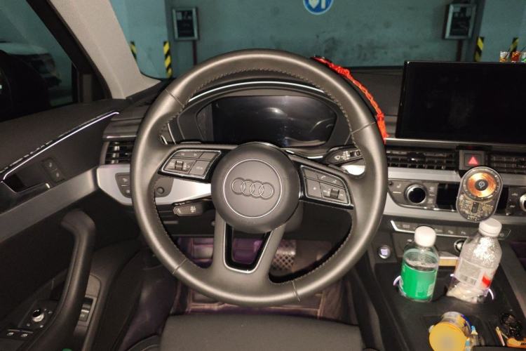 Used Audi A4L 2020 40 TFSI Luxury Dynamic Model Steering Wheel