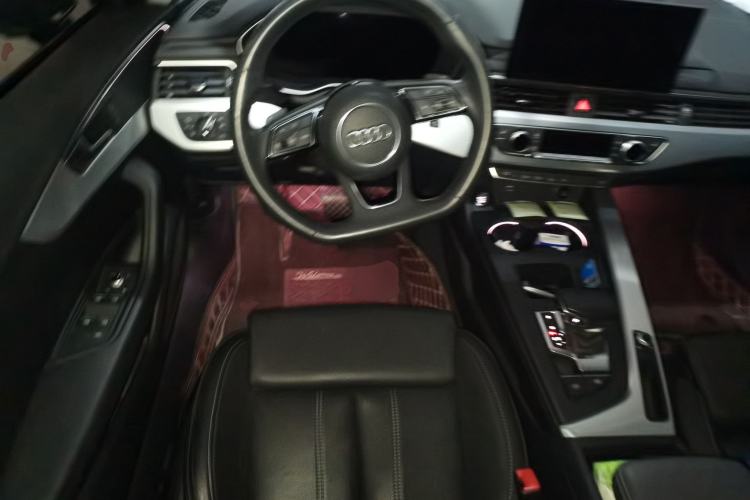 Used Audi A4L 2020 40 TFSI Luxury Dynamic Model Steering Wheel