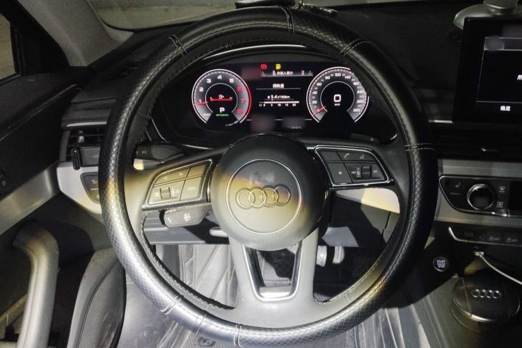 Used Audi A4L 2020 40 TFSI Luxury Dynamic Model Steering Wheel