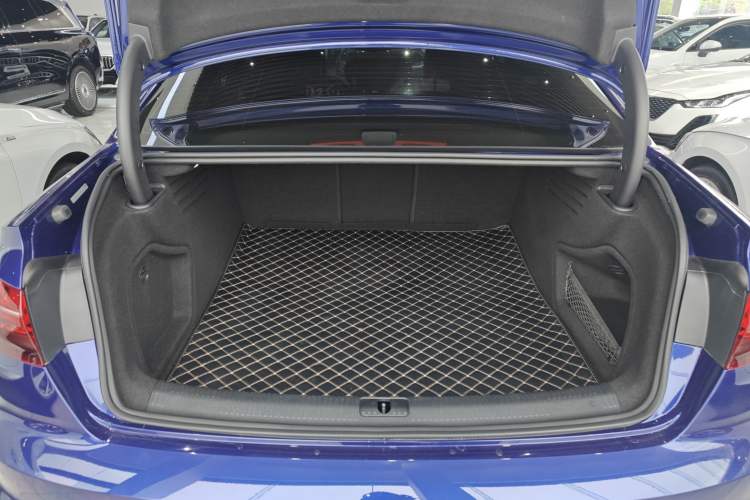 Used Audi A4L 2020 40 TFSI Fashion Dynamic Model Trunk