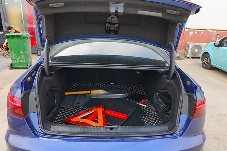 Used Audi A4L 2020 40 TFSI Fashionable and Elegant Model Trunk