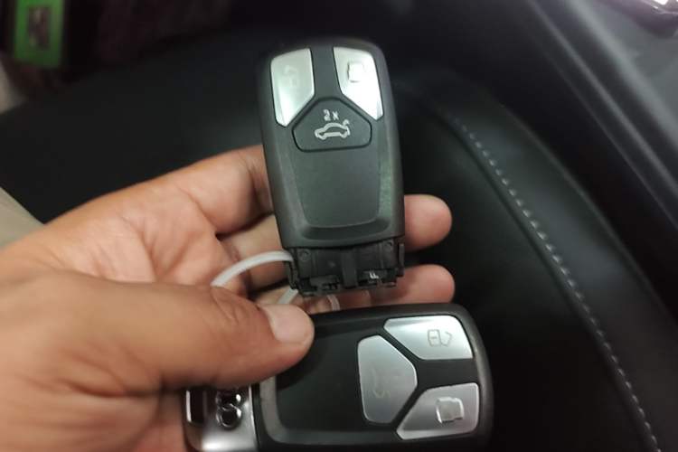Used Audi A4L 2020 40 TFSI Luxury Dynamic Model Vehicle Key