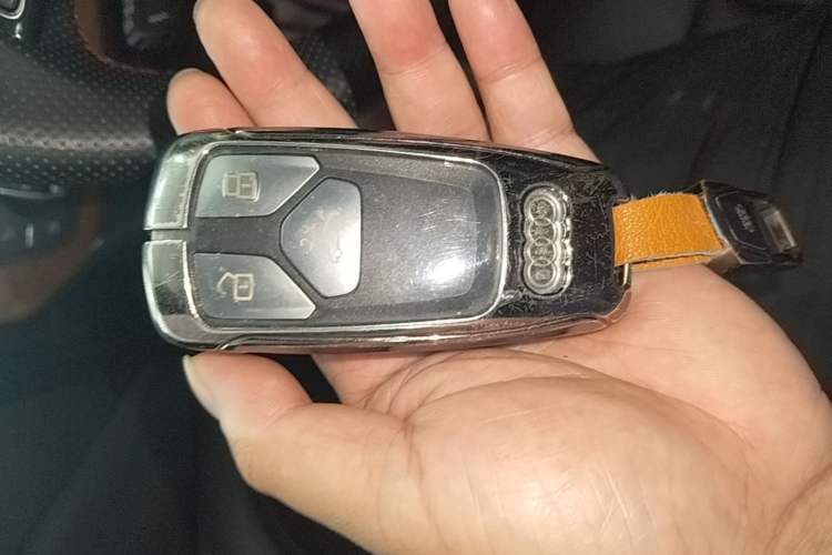 Used Audi A4L 2020 40 TFSI Luxury Prestige Edition Vehicle Key