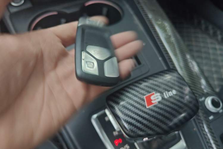 Used Audi A4L 2020 40 TFSI Fashion Dynamic Model Vehicle Key