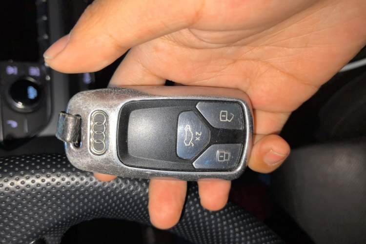 Used Audi A4L 2020 40 TFSI Luxury Dynamic Model Vehicle Key
