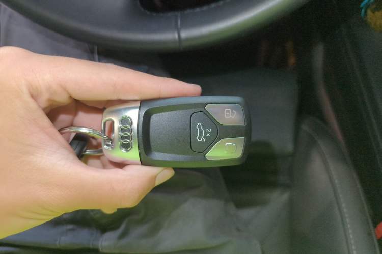 Used Audi A4L 2020 40 TFSI Luxury Dynamic Model Vehicle Key