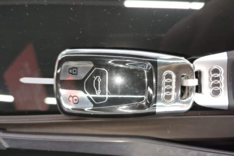 Used Audi A4L 2020 40 TFSI Luxury Prestige Edition Vehicle Key