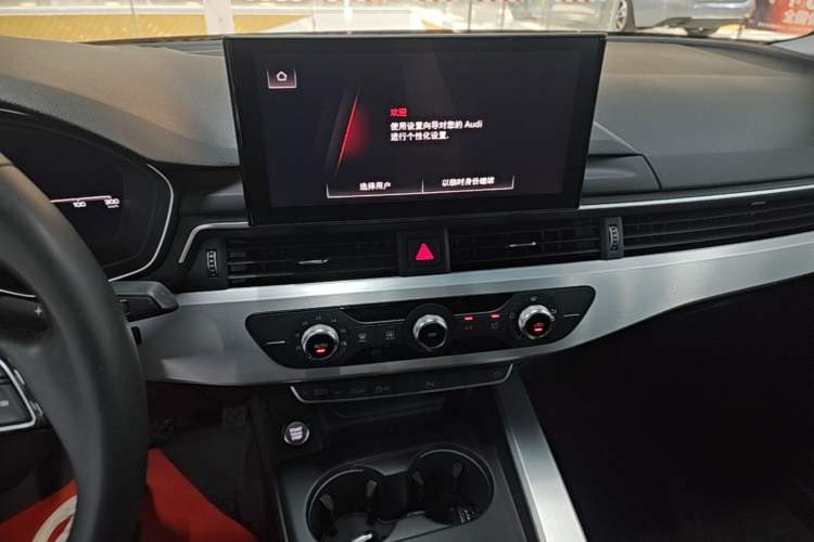 Used Audi A4L 2020 40 TFSI Fashion Dynamic Model Audio And AC Panel