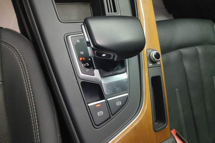 Used Audi A4L 2020 40 TFSI Luxury Prestige Edition Gear Lever