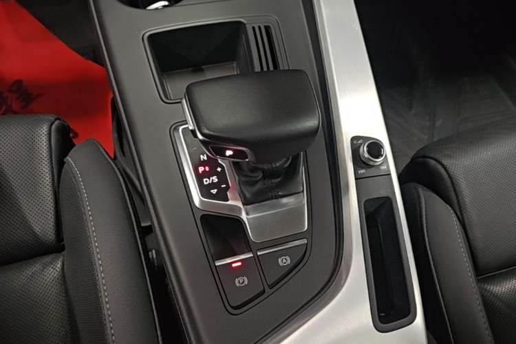 Used Audi A4L 2020 40 TFSI Fashion Dynamic Model Gear Lever