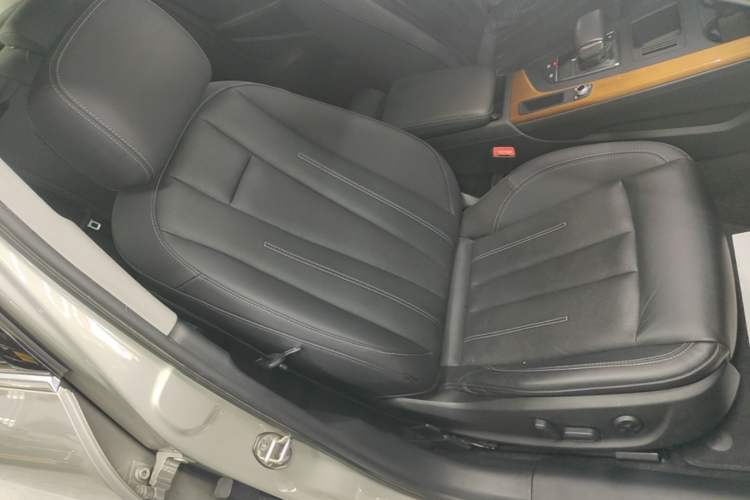Used Audi A4L 2020 40 TFSI Luxury Prestige Edition Right Front Seat