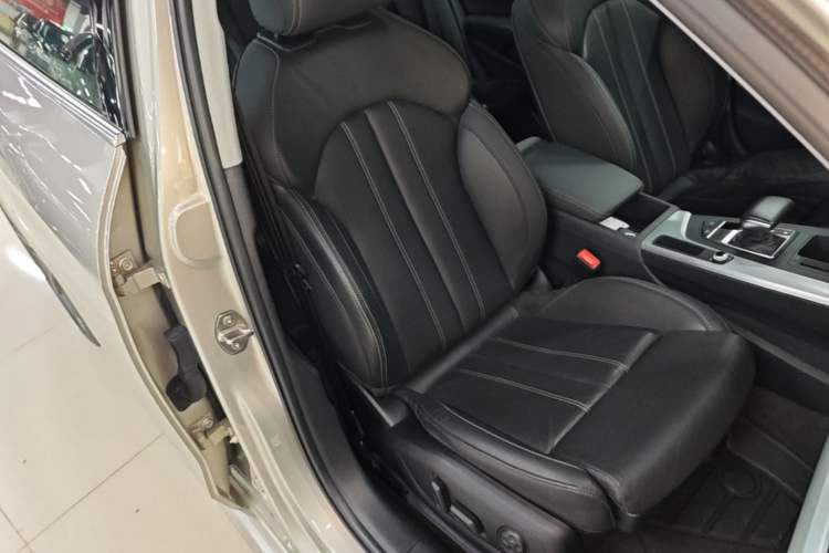 Used Audi A4L 2020 40 TFSI Fashion Dynamic Model Right Front Seat