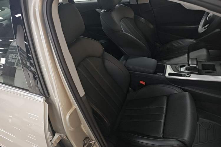 Used Audi A4L 2020 40 TFSI Fashion Dynamic Model Right Front Seat