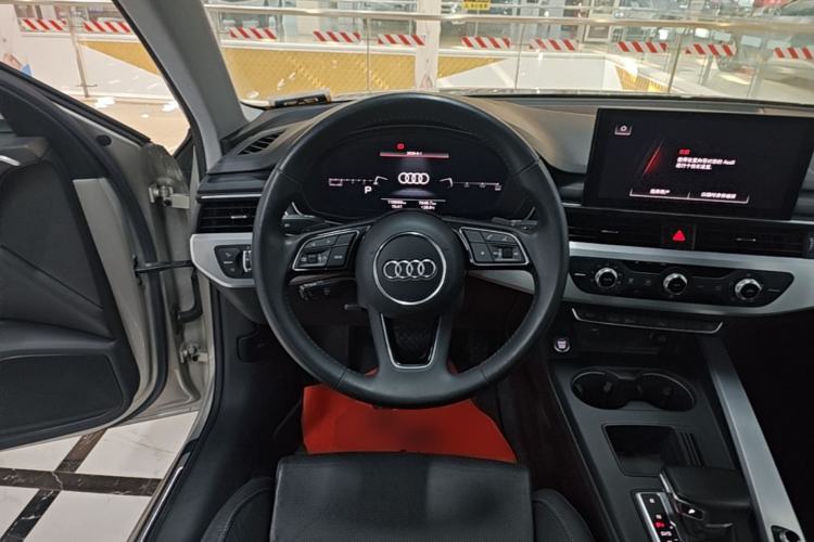 Used Audi A4L 2020 40 TFSI Fashion Dynamic Model Steering Wheel