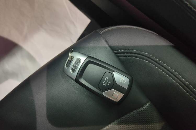 Used Audi A4L 2020 40 TFSI Luxury Prestige Edition Vehicle Key