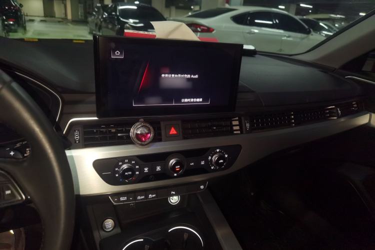 Used Audi A4L 2020 40 TFSI Fashion Dynamic Model Audio And AC Panel