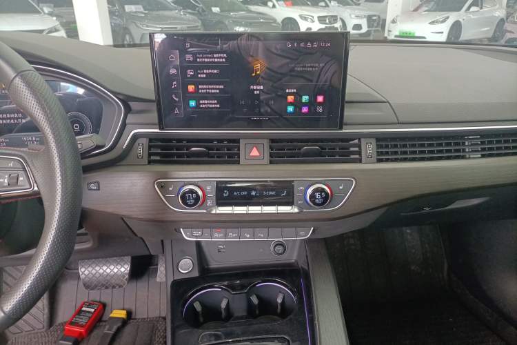 Used Audi A4L 2020 40 TFSI Luxury Dynamic Model Audio And AC Panel
