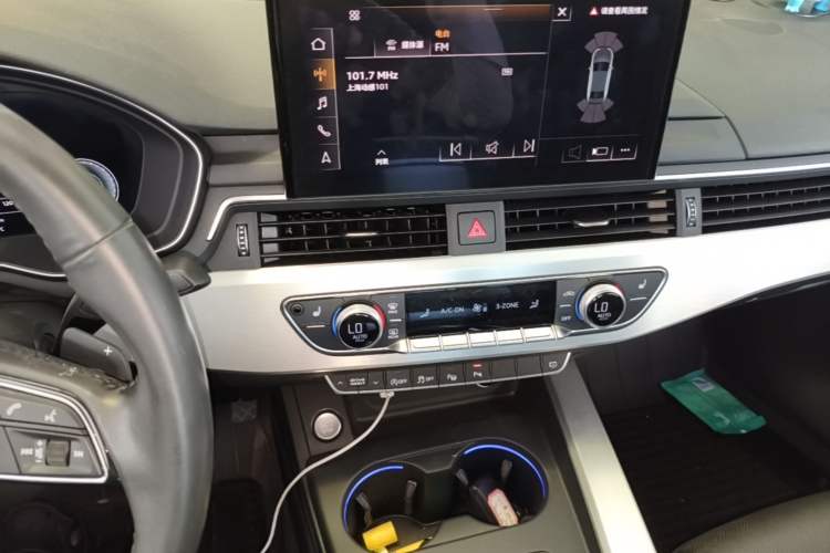 Used Audi A4L 2020 40 TFSI Luxury Dynamic Model Audio And AC Panel