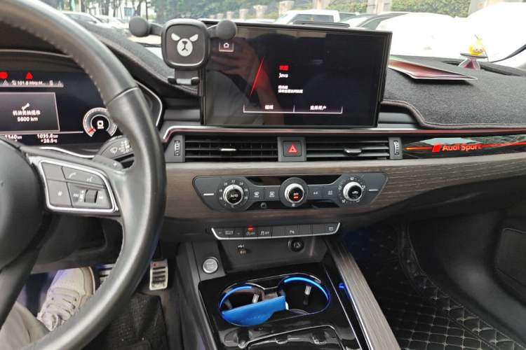 Used Audi A4L 2020 40 TFSI Fashion Dynamic Model Audio And AC Panel