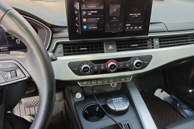 Used Audi A4L 2020 40 TFSI Fashion Dynamic Model Audio And AC Panel