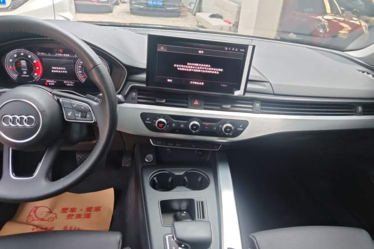 Used Audi A4L 2020 40 TFSI Fashion Dynamic Model Audio And AC Panel