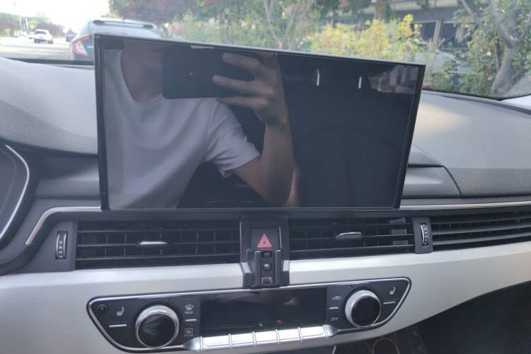 Used Audi A4L 2020 40 TFSI Luxury Dynamic Model Audio And AC Panel