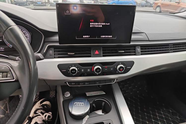 Used Audi A4L 2020 40 TFSI Fashion Dynamic Model Audio And AC Panel