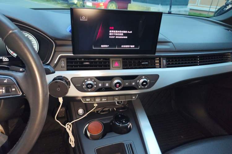 Used Audi A4L 2020 40 TFSI Fashion Dynamic Model Audio And AC Panel