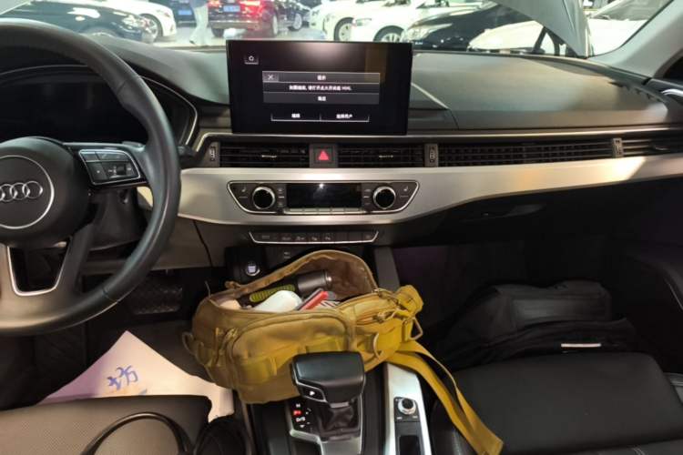 Used Audi A4L 2020 40 TFSI Luxury Dynamic Model Audio And AC Panel