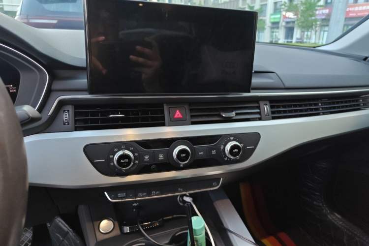 Used Audi A4L 2020 40 TFSI Fashion Dynamic Model Audio And AC Panel