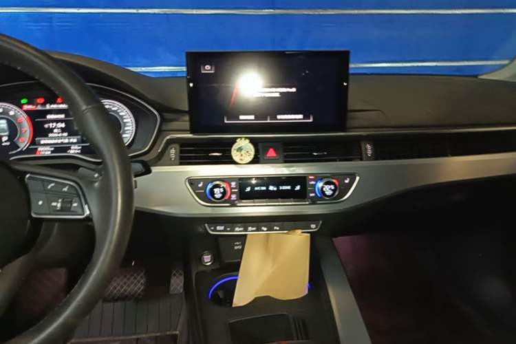 Used Audi A4L 2020 40 TFSI Luxury Dynamic Model Audio And AC Panel