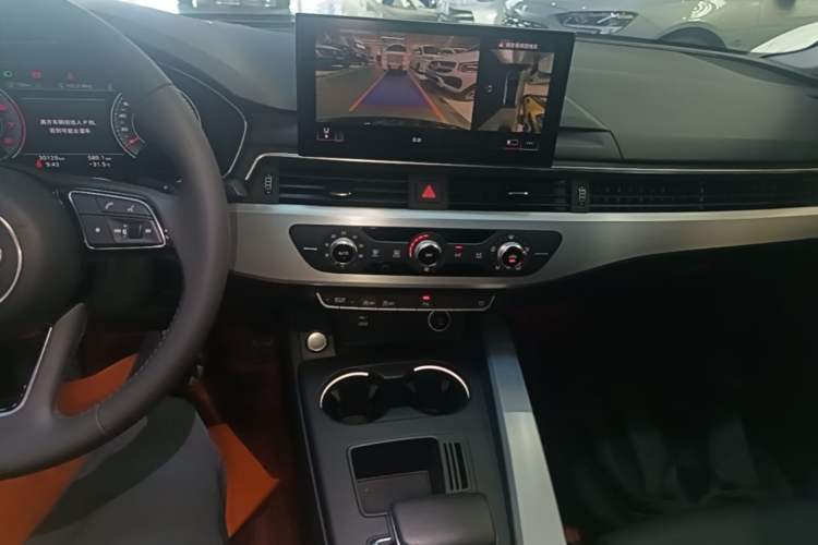 Used Audi A4L 2020 40 TFSI Fashion Dynamic Model Audio And AC Panel