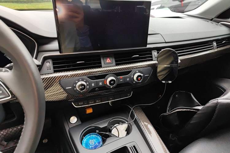 Used Audi A4L 2020 40 TFSI Fashion Dynamic Model Audio And AC Panel