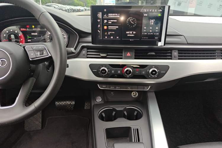 Used Audi A4L 2020 40 TFSI Fashion Dynamic Model Audio And AC Panel