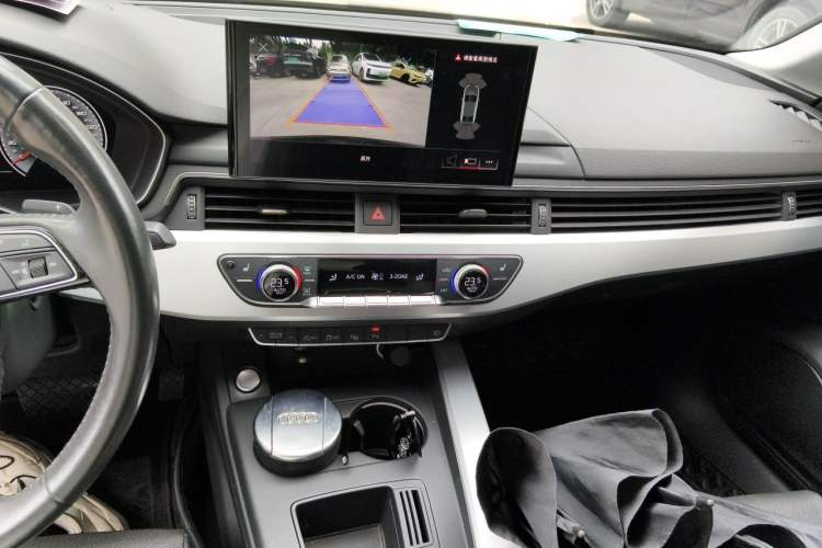 Used Audi A4L 2020 40 TFSI Luxury Dynamic Model Audio And AC Panel