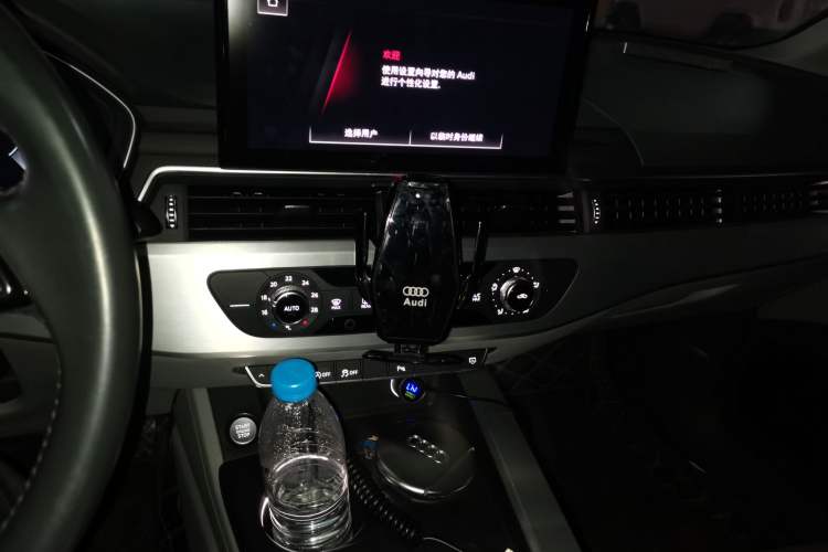Used Audi A4L 2020 40 TFSI Fashion Dynamic Model Audio And AC Panel