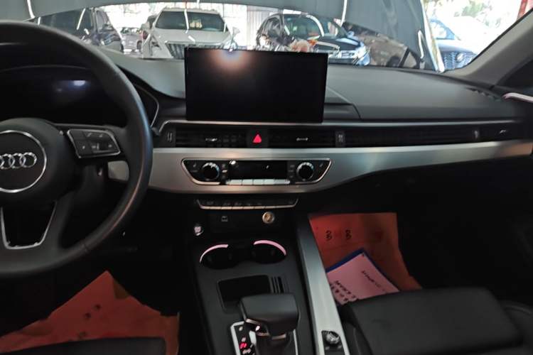 Used Audi A4L 2020 40 TFSI Luxury Dynamic Model Audio And AC Panel