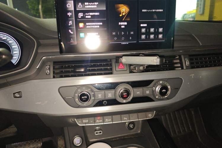 Used Audi A4L 2020 40 TFSI Fashion Dynamic Model Audio And AC Panel