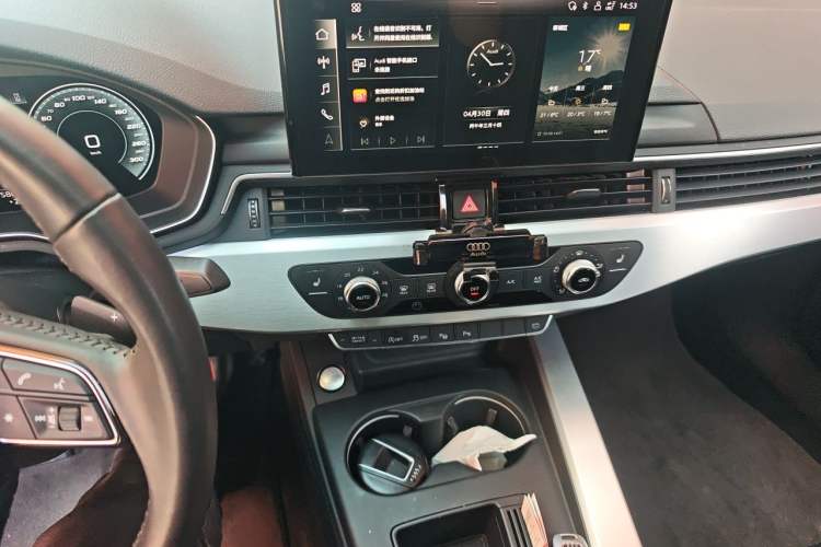 Used Audi A4L 2020 40 TFSI Fashion Dynamic Model Audio And AC Panel