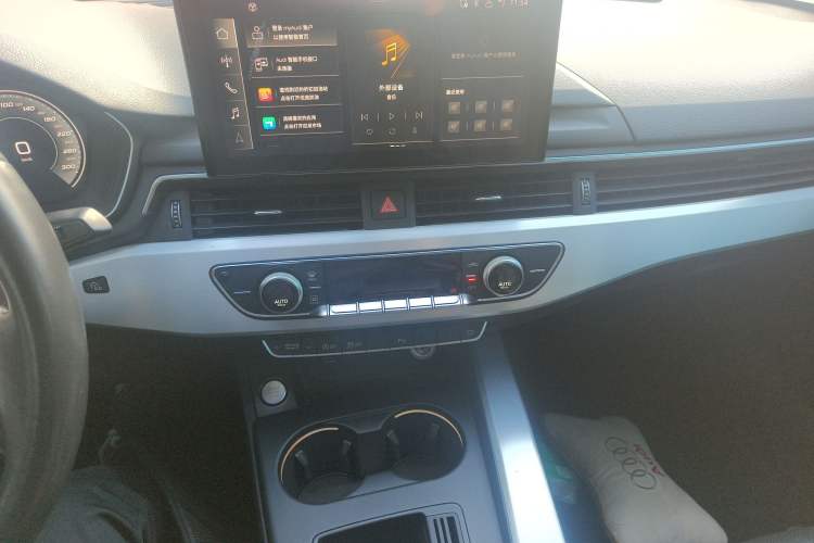 Used Audi A4L 2020 40 TFSI Fashion Dynamic Model Audio And AC Panel