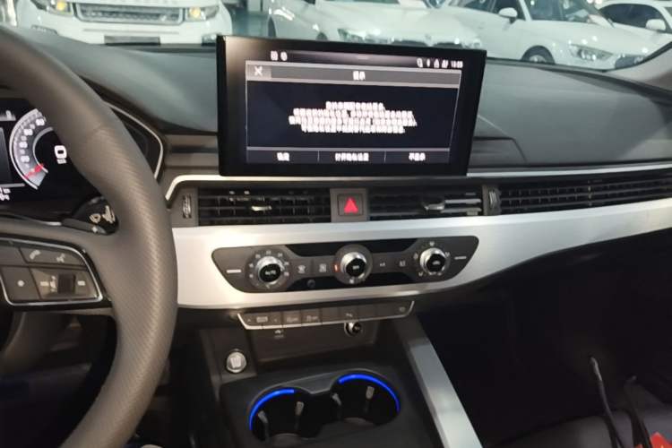 Used Audi A4L 2020 40 TFSI Fashion Dynamic Model Audio And AC Panel