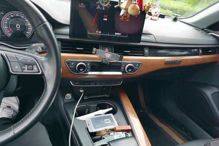Used Audi A4L 2020 40 TFSI Luxury Prestige Edition Audio And AC Panel
