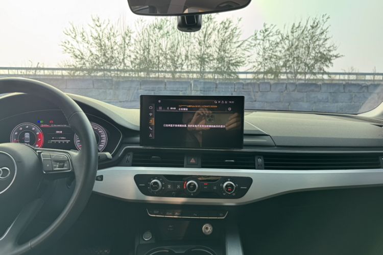 Used Audi A4L 2020 40 TFSI Fashion Dynamic Model Audio And AC Panel