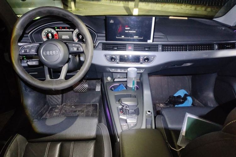Used Audi A4L 2020 40 TFSI Luxury Dynamic Model Center Console