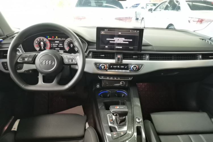 Used Audi A4L 2020 40 TFSI Luxury Dynamic Model Center Console