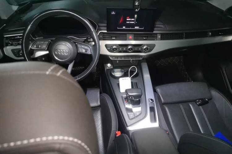 Used Audi A4L 2020 40 TFSI Fashion Dynamic Model Center Console