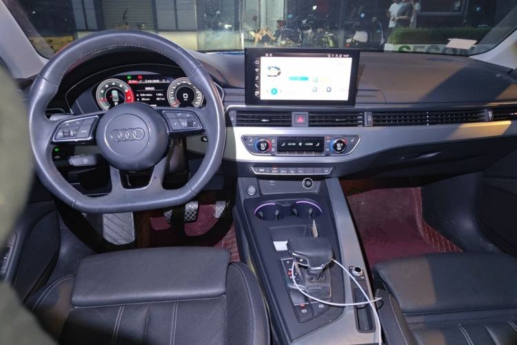 Used Audi A4L 2020 40 TFSI Luxury Dynamic Model Center Console