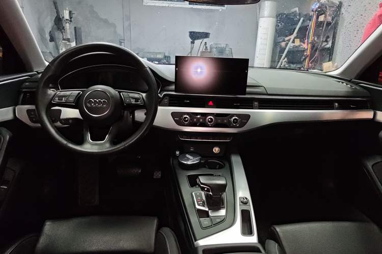 Used Audi A4L 2020 40 TFSI Fashion Dynamic Model Center Console