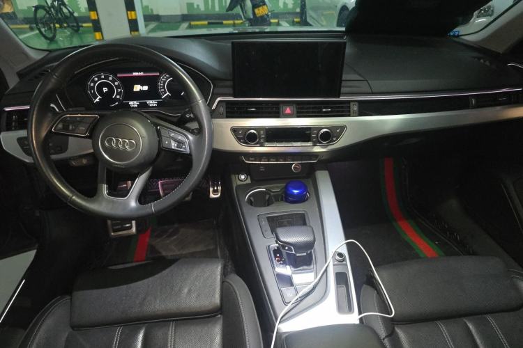 Used Audi A4L 2020 40 TFSI Luxury Dynamic Model Center Console
